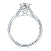 0.90 Karat Oval Kesim Tektaş Pırlanta Yüzük
