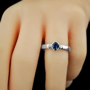 Oval Safir Taşlı Tria Pırlanta Yüzük