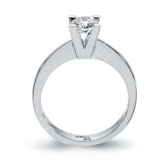 0.30 Karat E Renk VS1 Berraklık GIA Sertifikalı Tektaş Pırlanta Yüzük