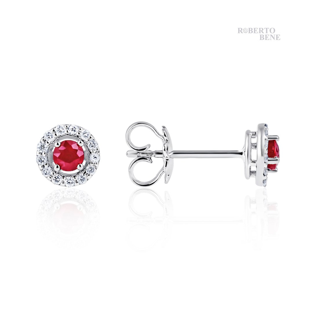 0.69 Karat Yakut Tektaş Pırlanta F Renk Küpe