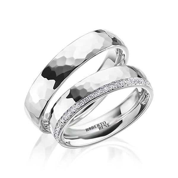 Kenar Taşlı Çekiç Yüzey Altın Alyans Modeli Zirkon Taşlı