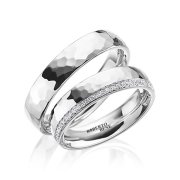 Kenar Taşlı Çekiç Yüzey Altın Alyans Modeli Zirkon Taşlı