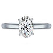 Zarif ve zamansız 0.70 Karat Oval Kesim Tektaş Pırlanta Yüzük | Roberto Bene