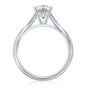 0.70 Karat Oval Kesim Tektaş Pırlanta Yüzük | Roberto Bene