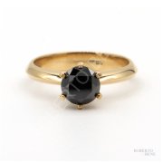 1.40 Karat Siyah Pırlanta Tektaş Yüzük